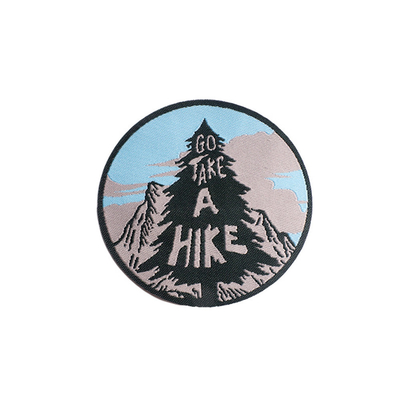 Logo multiplo Accettabile Ferro su toppe ricamate Distintivi Tessuto in twill Dimensioni personalizzate